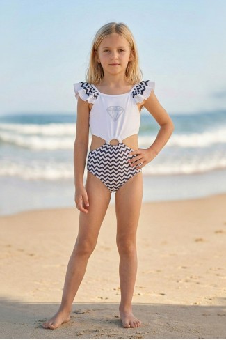 Garson Kız Çocuk Polyester + Elastan  Omuzdan Fırfır Detaylı Elmas Taş Baskılı Zigzag Desenli Yüzücü Mayosu