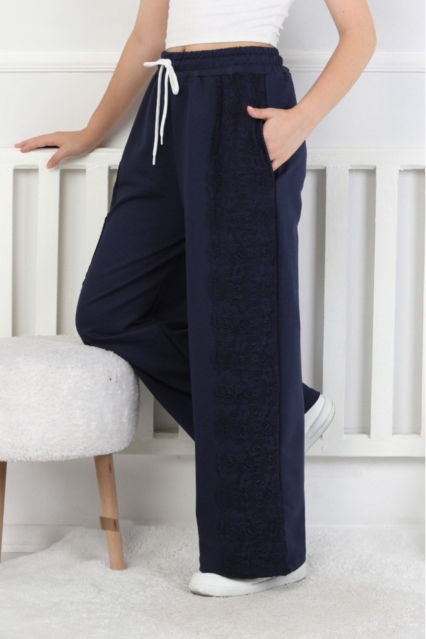 İki İplik Güpürlü Bol Paça Kız Çocuk Eşofman Altı 