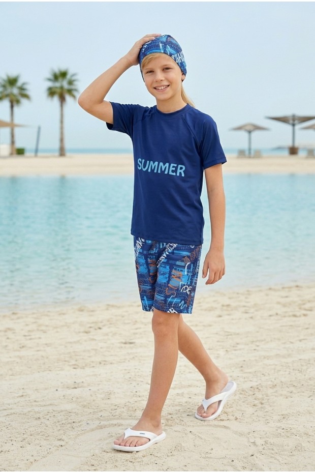 Erkek Çocuk Polyester + Elastan Summer Yazılı Tişört ve Desenli Şortlu Boneli Üçlü Mayo 