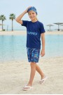 Erkek Çocuk Polyester + Elastan Summer Yazılı Tişört ve Desenli Şortlu Boneli Üçlü Mayo 