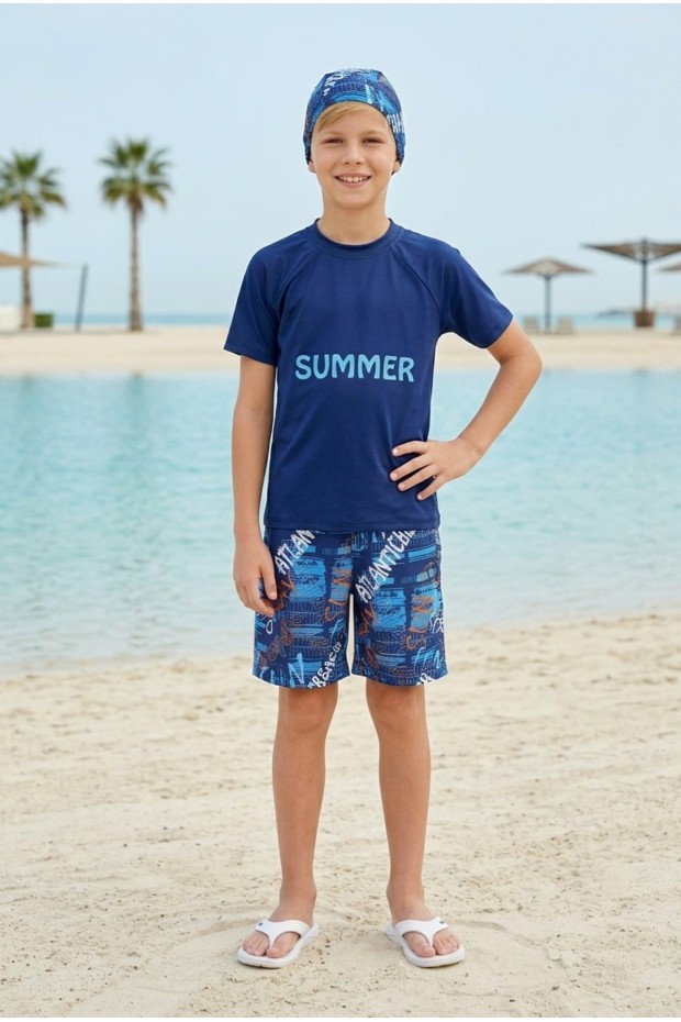 Erkek Çocuk Polyester + Elastan Summer Yazılı Tişört ve Desenli Şortlu Boneli Üçlü Mayo 