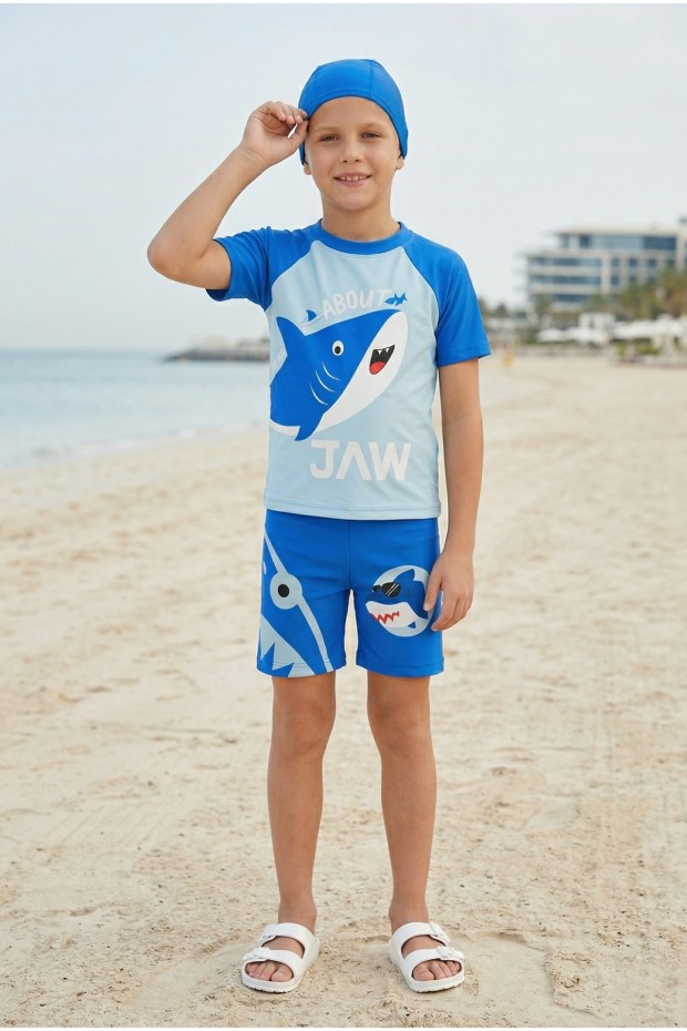 Erkek Çocuk Polyester + Elastan Köpekbalığı Baskılı Kısa Kollu Şort ve Bone Üçlü Mayo