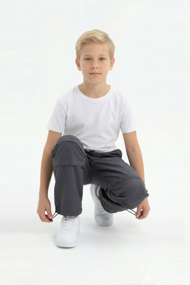 Garson Erkek Çocuk Beli ve Paçası Ayarlanabilir Lastikli Cepli Relax Kalıp Paraşüt Kumaş Pantolon