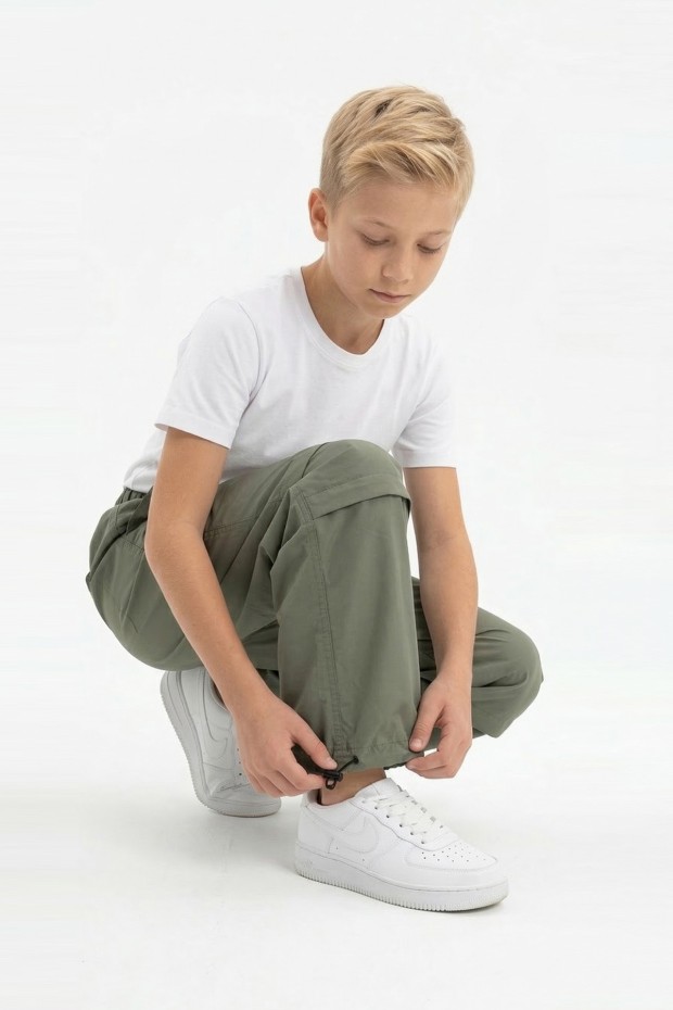 Garson Erkek Çocuk Beli ve Paçası Ayarlanabilir Lastikli Cepli Relax Kalıp Paraşüt Kumaş Pantolon