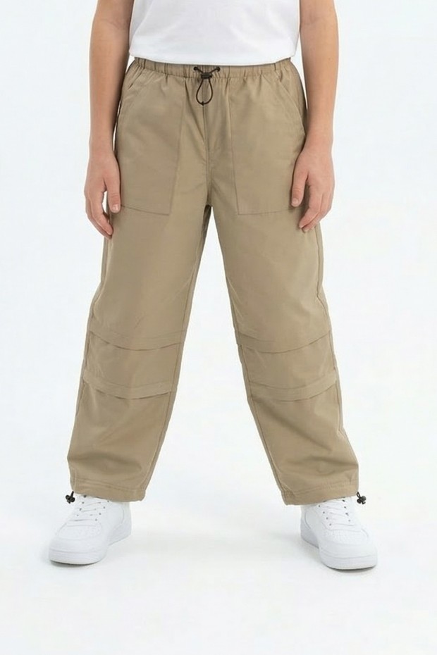 Garson Erkek Çocuk Beli ve Paçası Ayarlanabilir Lastikli Cepli Relax Kalıp Paraşüt Kumaş Pantolon