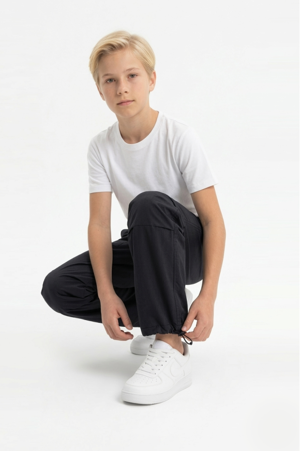 Garson Erkek Çocuk Beli ve Paçası Ayarlanabilir Lastikli Cepli Relax Kalıp Paraşüt Kumaş Pantolon