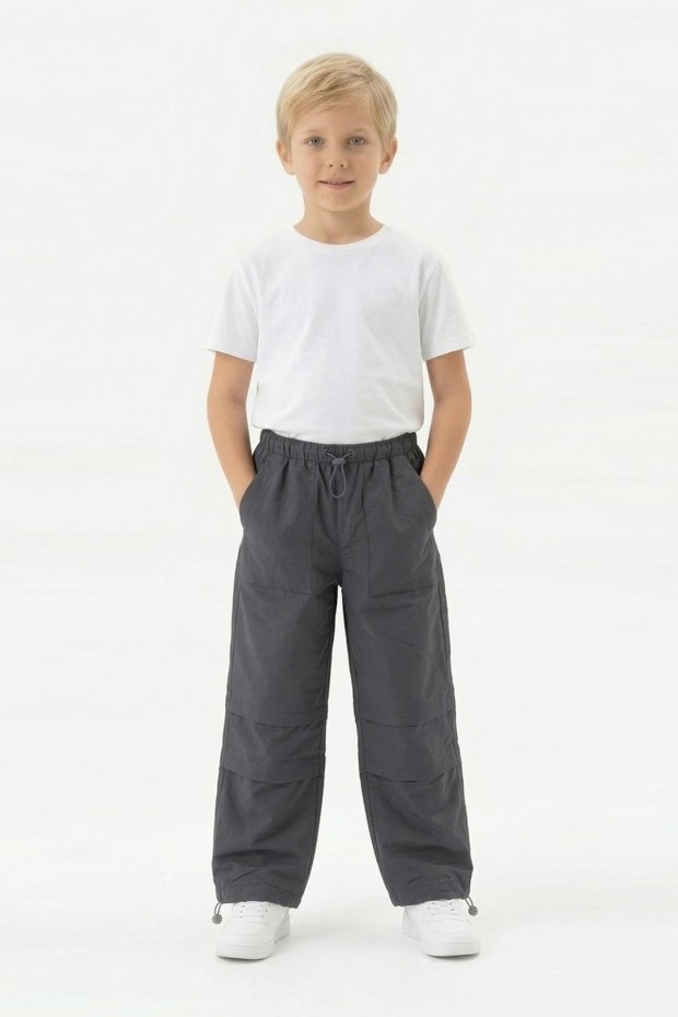 Erkek Çocuk Beli ve Paçası Ayarlanabilir Lastikli Cepli Relax Kalıp Paraşüt Kumaş Pantolon