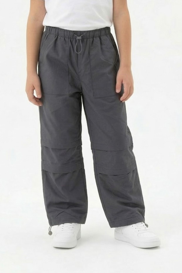 Erkek Çocuk Beli ve Paçası Ayarlanabilir Lastikli Cepli Relax Kalıp Paraşüt Kumaş Pantolon
