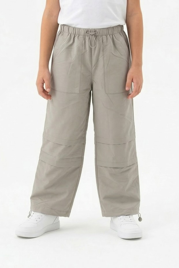 Erkek Çocuk Beli ve Paçası Ayarlanabilir Lastikli Cepli Relax Kalıp Paraşüt Kumaş Pantolon