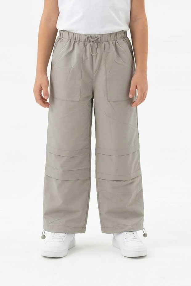 Erkek Çocuk Beli ve Paçası Ayarlanabilir Lastikli Cepli Relax Kalıp Paraşüt Kumaş Pantolon