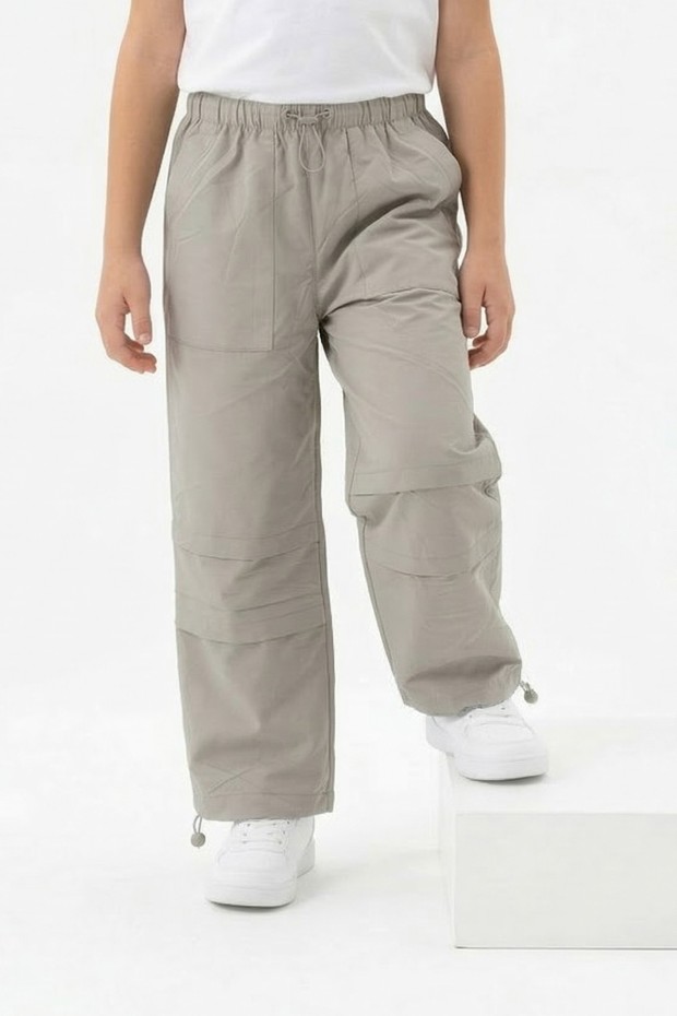 Erkek Çocuk Beli ve Paçası Ayarlanabilir Lastikli Cepli Relax Kalıp Paraşüt Kumaş Pantolon