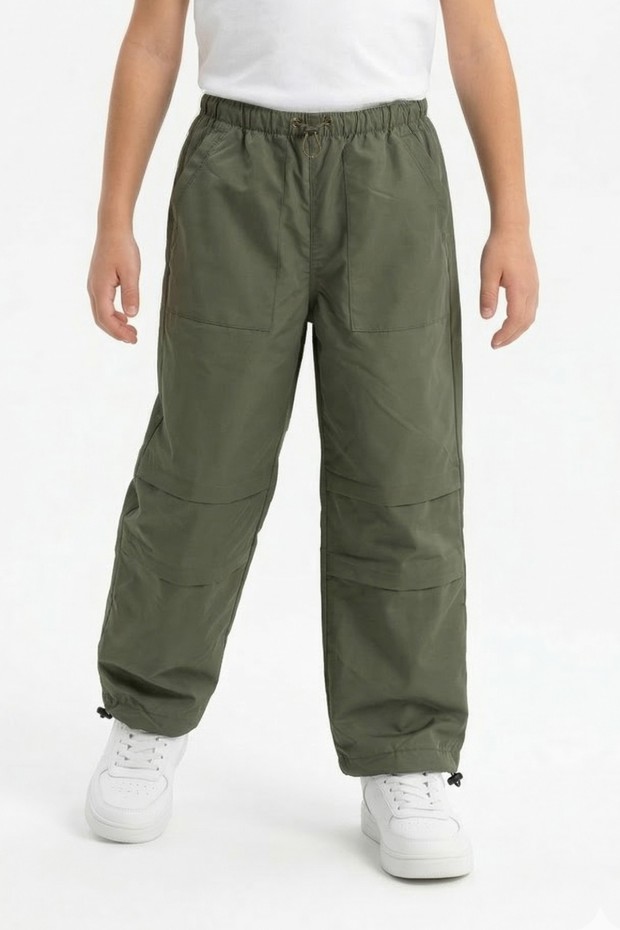 Erkek Çocuk Beli ve Paçası Ayarlanabilir Lastikli Cepli Relax Kalıp Paraşüt Kumaş Pantolon 