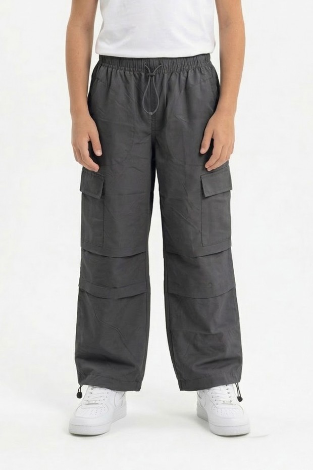 Garson Erkek Çocuk Beli ve Paçası Ayarlanabilir Lastikli Kargo Cepli Relax Kalıp Paraşüt Kumaş Pantolon