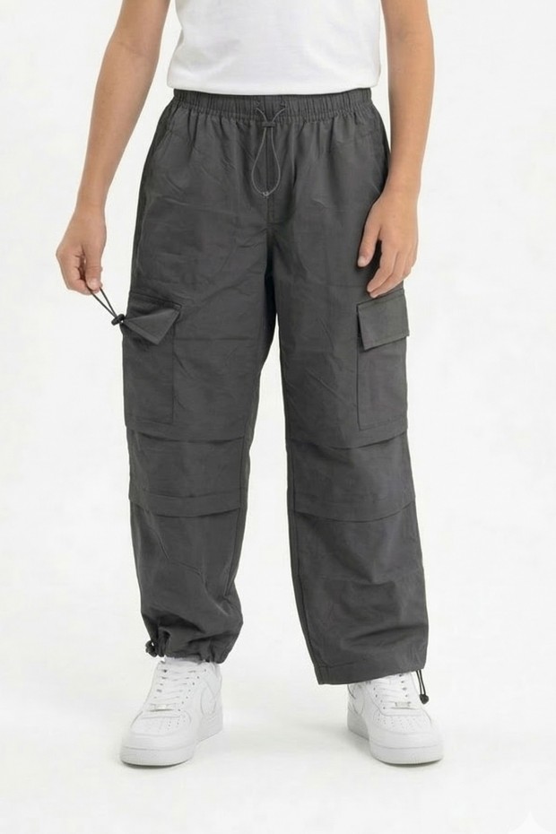 Garson Erkek Çocuk Beli ve Paçası Ayarlanabilir Lastikli Kargo Cepli Relax Kalıp Paraşüt Kumaş Pantolon