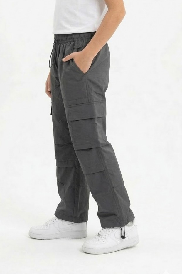 Garson Erkek Çocuk Beli ve Paçası Ayarlanabilir Lastikli Kargo Cepli Relax Kalıp Paraşüt Kumaş Pantolon