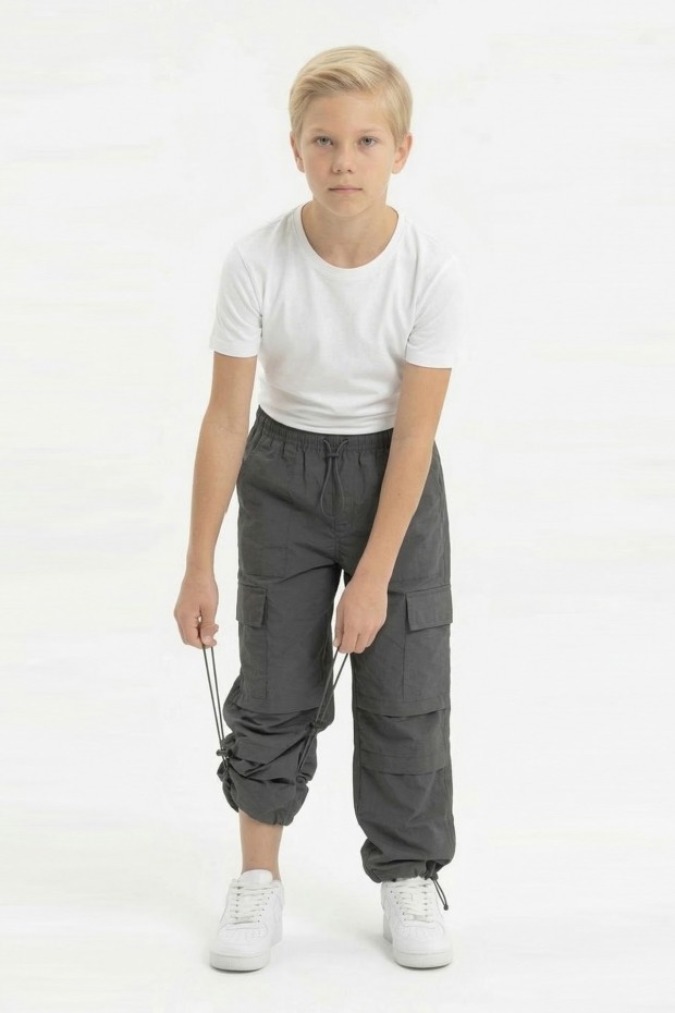 Garson Erkek Çocuk Beli ve Paçası Ayarlanabilir Lastikli Kargo Cepli Relax Kalıp Paraşüt Kumaş Pantolon