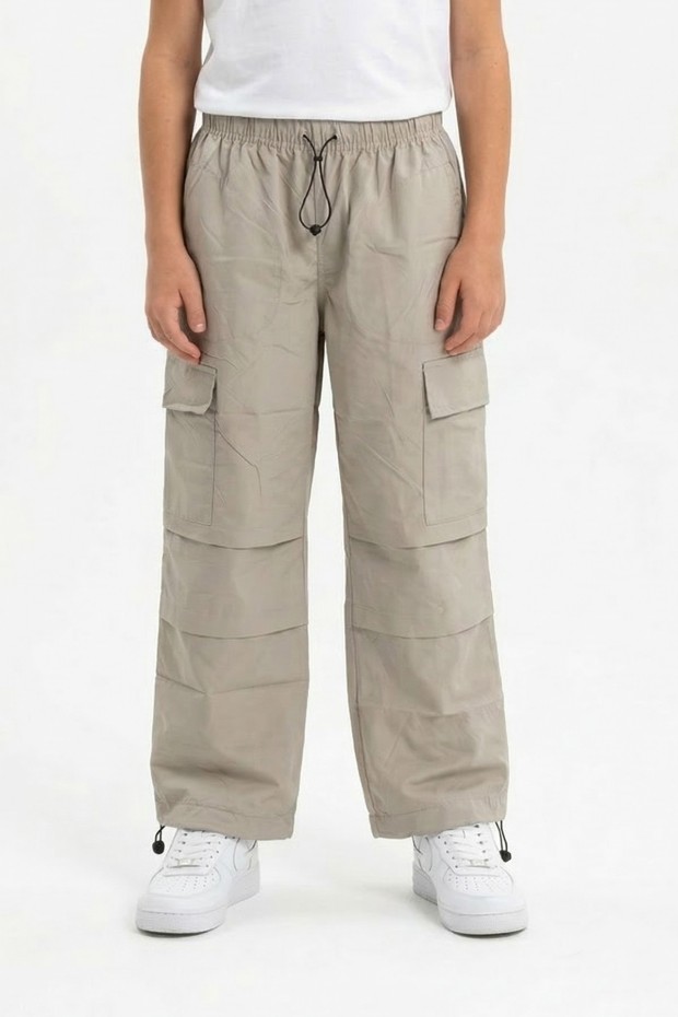 Garson Erkek Çocuk Beli ve Paçası Ayarlanabilir Lastikli Kargo Cepli Relax Kalıp Paraşüt Kumaş Pantolon