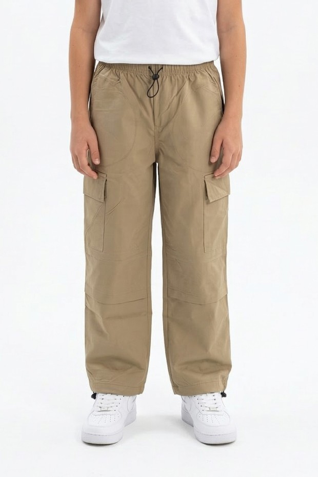 Garson Erkek Çocuk Beli ve Paçası Ayarlanabilir Lastikli Kargo Cepli Relax Kalıp Paraşüt Kumaş Pantolon