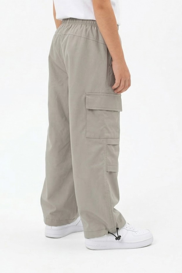 Erkek Çocuk Beli ve Paçası Ayarlanabilir Lastikli Kargo Cepli Relax Kalıp Paraşüt Kumaş Pantolon