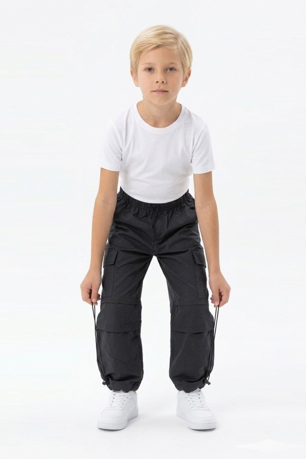 Erkek Çocuk Beli ve Paçası Ayarlanabilir Lastikli Kargo Cepli Relax Kalıp Paraşüt Kumaş Pantolon