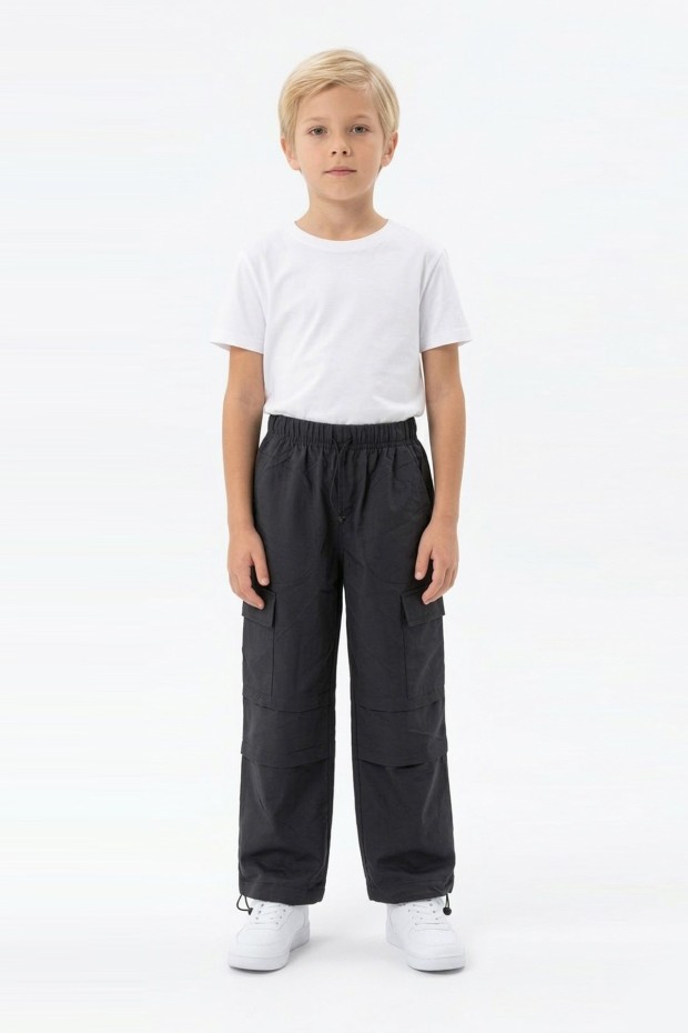 Erkek Çocuk Beli ve Paçası Ayarlanabilir Lastikli Kargo Cepli Relax Kalıp Paraşüt Kumaş Pantolon