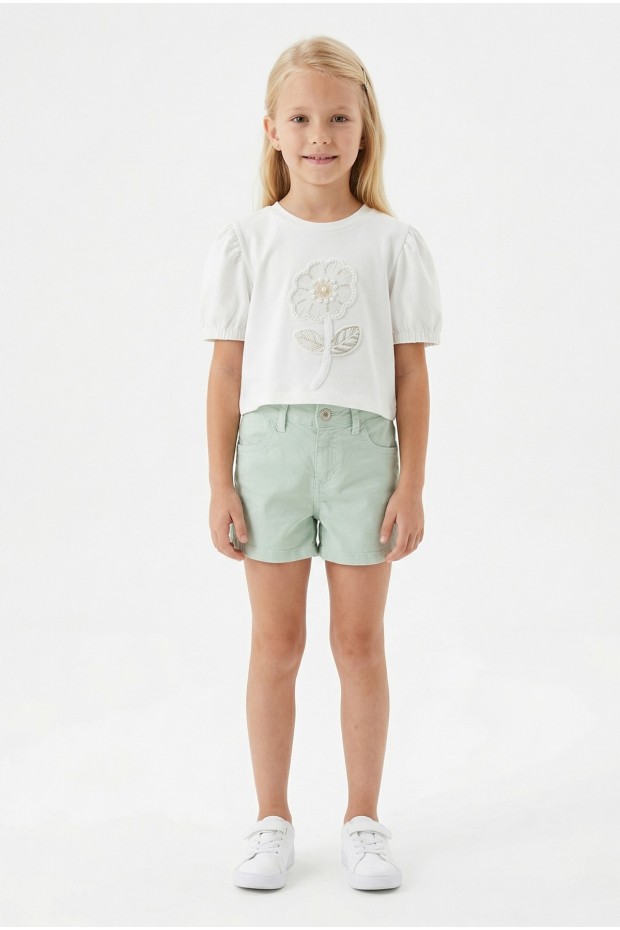 Kız Çocuk İnci ve Pul İşlemeli Papatya Nakışlı Tişört Ve Gabardin Kumaş Yazlık Şortlu Takım