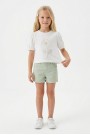 Kız Çocuk İnci ve Pul İşlemeli Papatya Nakışlı Tişört Ve Gabardin Kumaş Yazlık Şortlu Takım