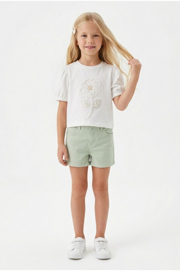 Kız Çocuk İnci ve Pul İşlemeli Papatya Nakışlı Tişört Ve Gabardin Kumaş Yazlık Şortlu Takım