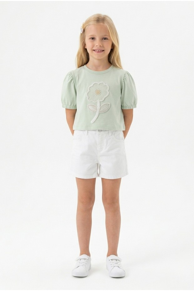 Kız Çocuk İnci ve Pul İşlemeli Papatya Nakışlı Tişört Ve Gabardin Kumaş Yazlık Şortlu Takım
