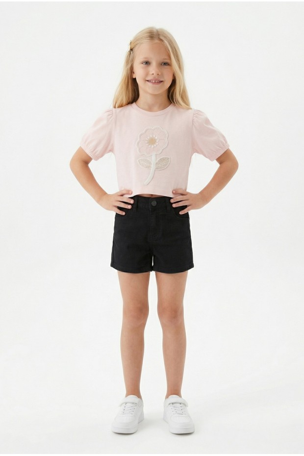 Kız Çocuk İnci ve Pul İşlemeli Papatya Nakışlı Tişört Ve Gabardin Kumaş Yazlık Şortlu Takım