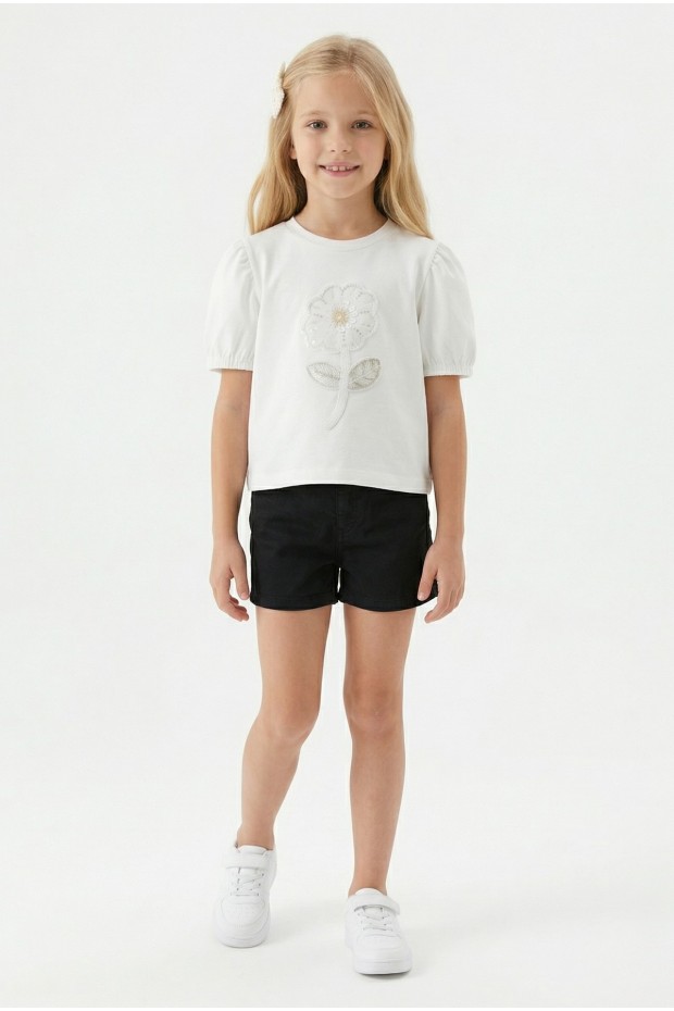 Kız Çocuk İnci ve Pul İşlemeli Papatya Nakışlı Tişört Ve Gabardin Kumaş Yazlık Şortlu Takım