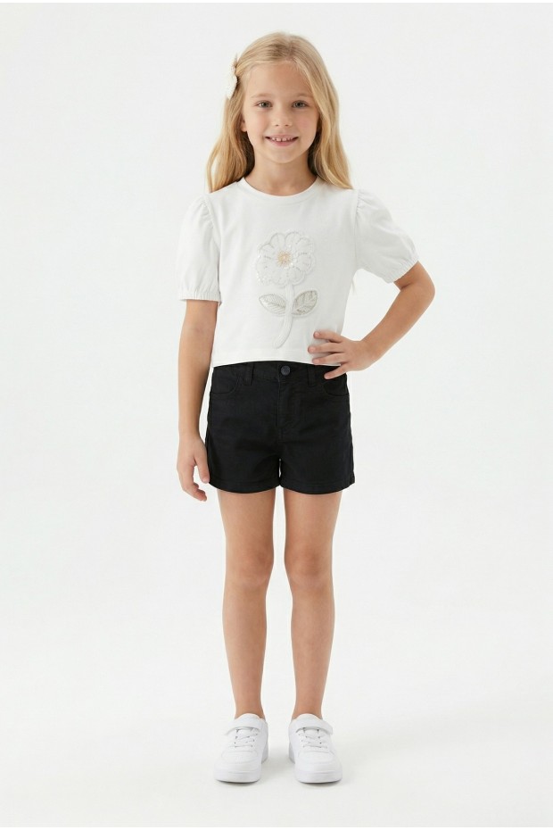 Kız Çocuk İnci ve Pul İşlemeli Papatya Nakışlı Tişört Ve Gabardin Kumaş Yazlık Şortlu Takım