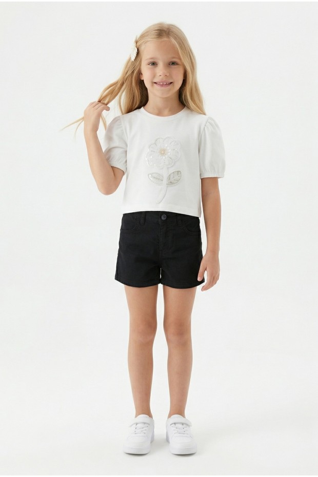 Kız Çocuk İnci ve Pul İşlemeli Papatya Nakışlı Tişört Ve Gabardin Kumaş Yazlık Şortlu Takım