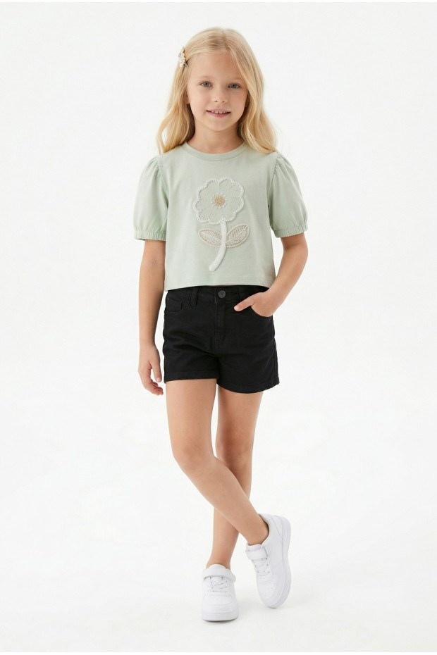 Kız Çocuk İnci ve Pul İşlemeli Papatya Nakışlı Tişört Ve Gabardin Kumaş Yazlık Şortlu Takım