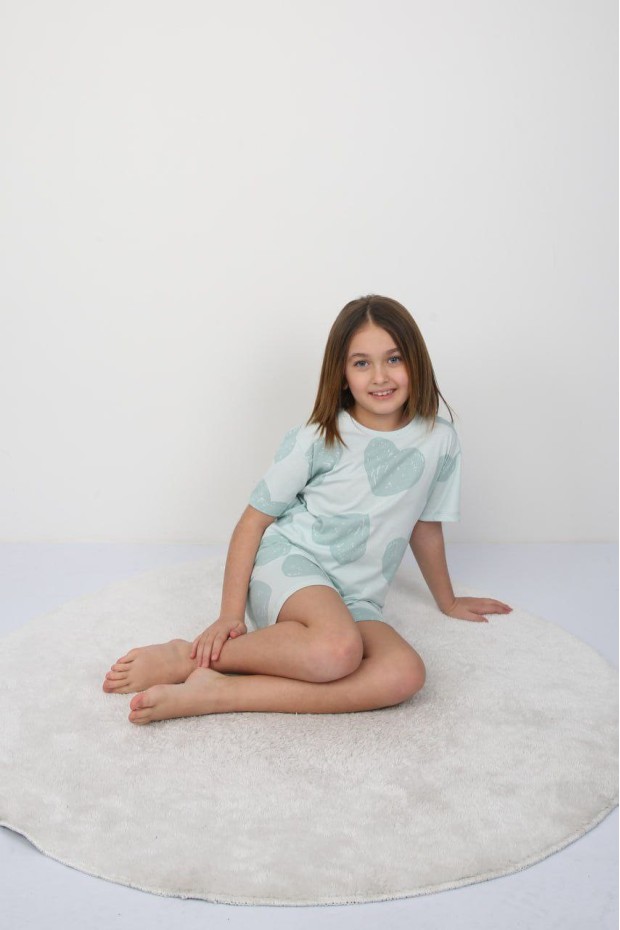 Kız Çocuk Yeşili Büyük Kalp Desenli %100 Pamuk Süprem Kumaş Kısa Kollu Pijama Takımı 