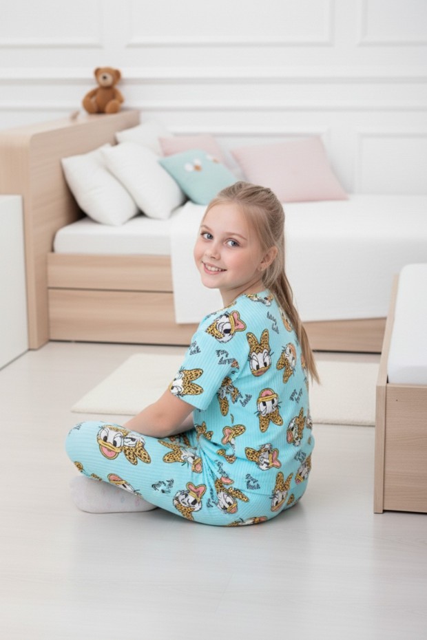 Garson Kız Çocuk Ördek Figürlü ve Leopar Fiyonk Desenli %100 Pamuk İnterlok Kumaş Kısa Kollu Pijama Takımı  