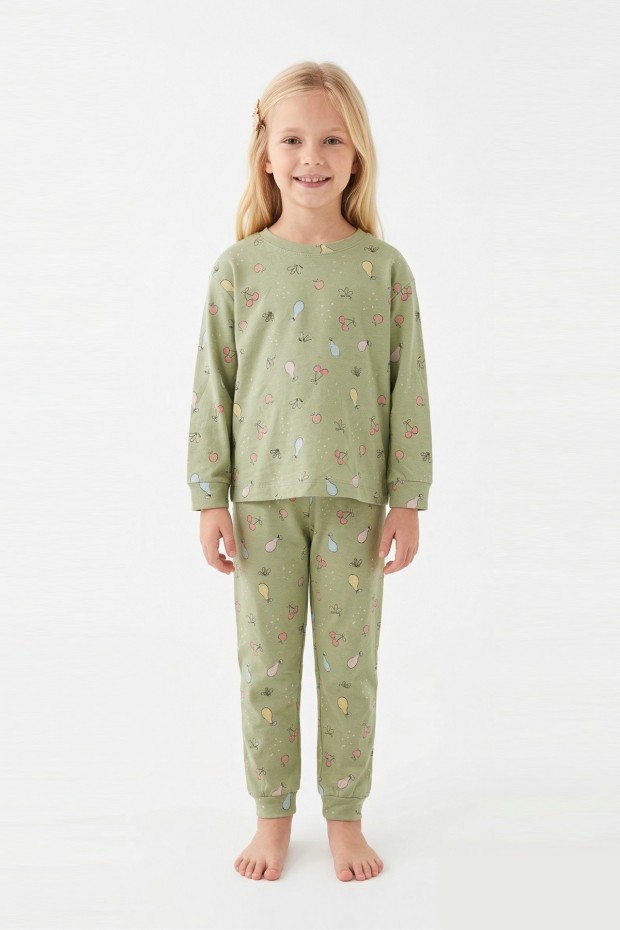 Kız Çocuk Kiraz ve Meyve Desenli %100 Pamuk Reaktif Boyama İnterlok Kumaş Uzun Kollu Pijama Takımı