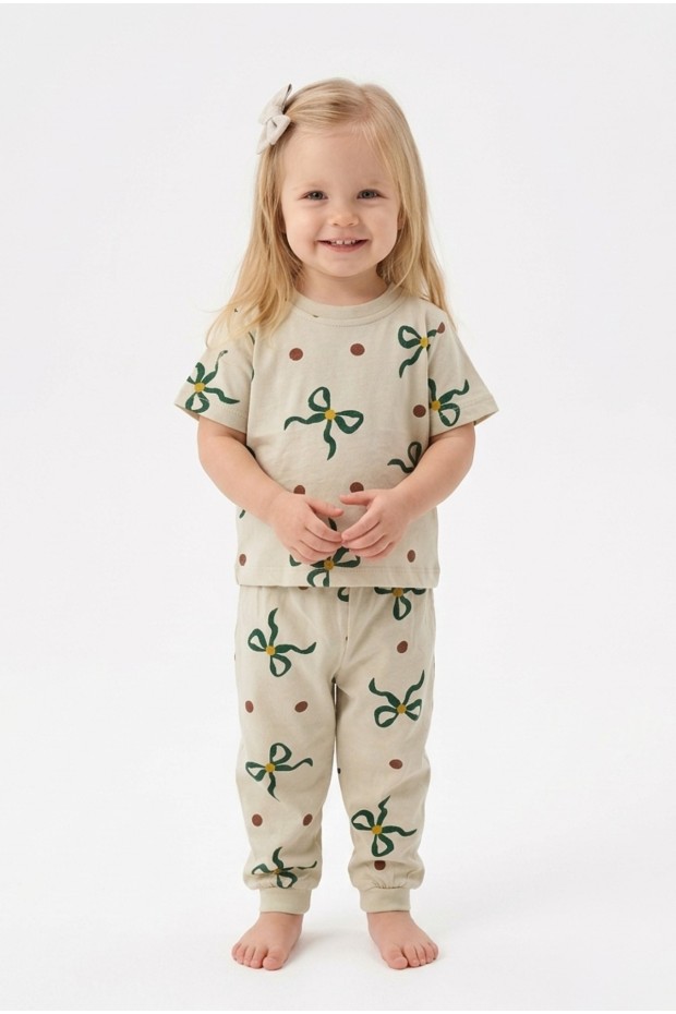 Kız Bebek Fiyonk ve Puantiye Desenli %100 Pamuk Reaktif Boyalı Süprem Kumaş Kısa Kollu Pijama Takımı