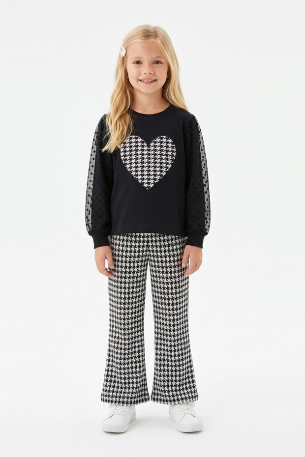 Kız Çocuk Süprem Jogger Kumaş Kalp Desenli Tül Detaylı Tişört Ve İspanyol Paça Pantolon Takımı 