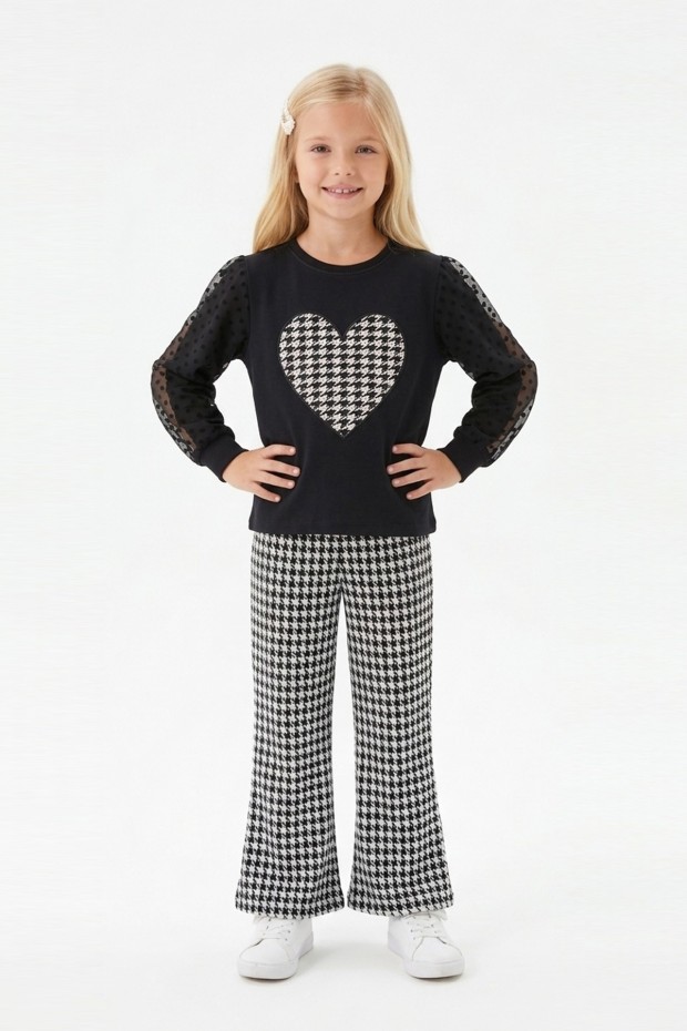 Kız Çocuk Süprem Jogger Kumaş Kalp Desenli Tül Detaylı Tişört Ve İspanyol Paça Pantolon Takımı 