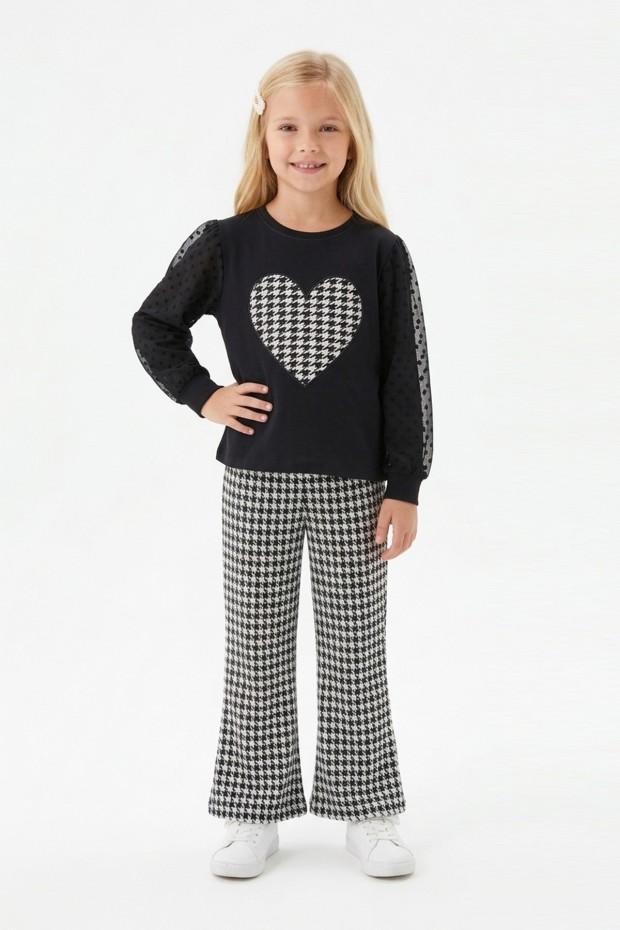 Kız Çocuk Süprem Jogger Kumaş Kalp Desenli Tül Detaylı Tişört Ve İspanyol Paça Pantolon Takımı 