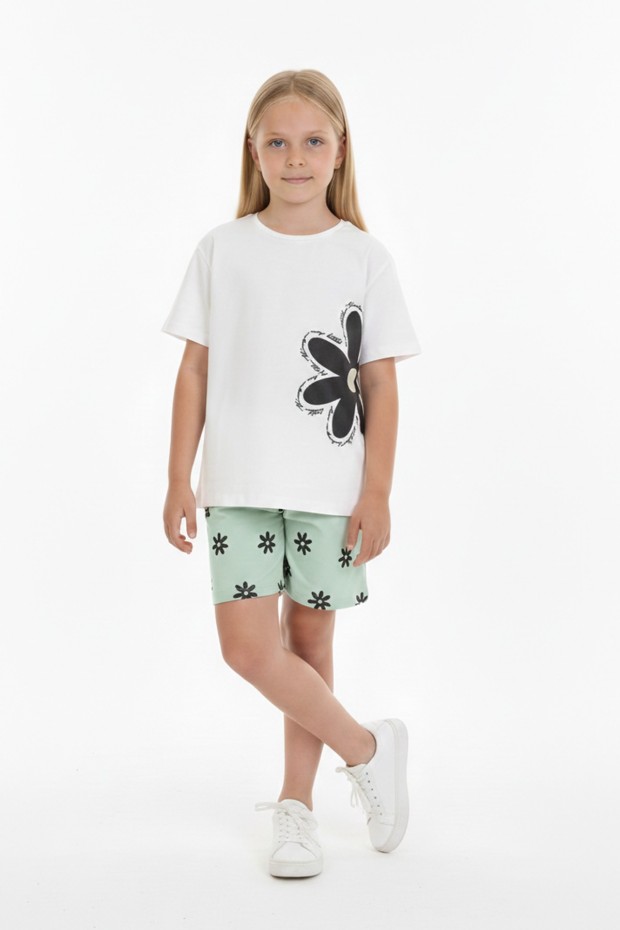Kız Çocuk Papatya Baskılı Kısa Kollu Tişört Ve Çiçek Desenli Şortlu Pamuklu Takımı