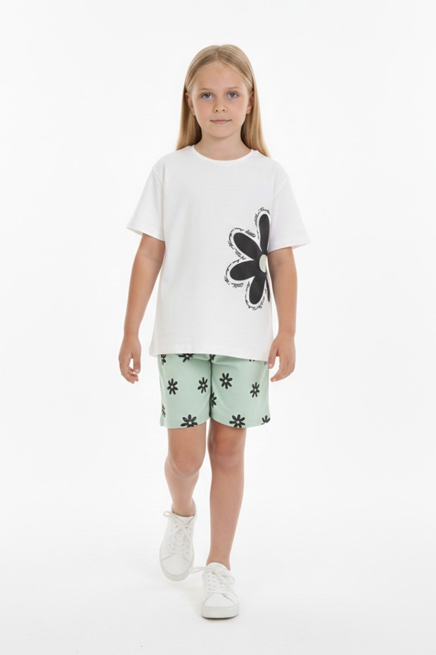 Kız Çocuk Papatya Baskılı Kısa Kollu Tişört Ve Çiçek Desenli Şortlu Pamuklu Takımı