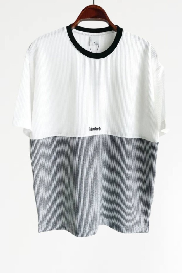 İnce Çizgili  Sıfır Yaka Oversize Beyaz Tişört