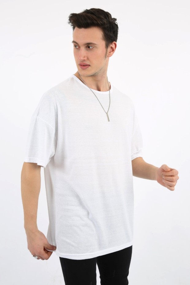 Sıfır Yaka Oversıze Beyaz Tişört
