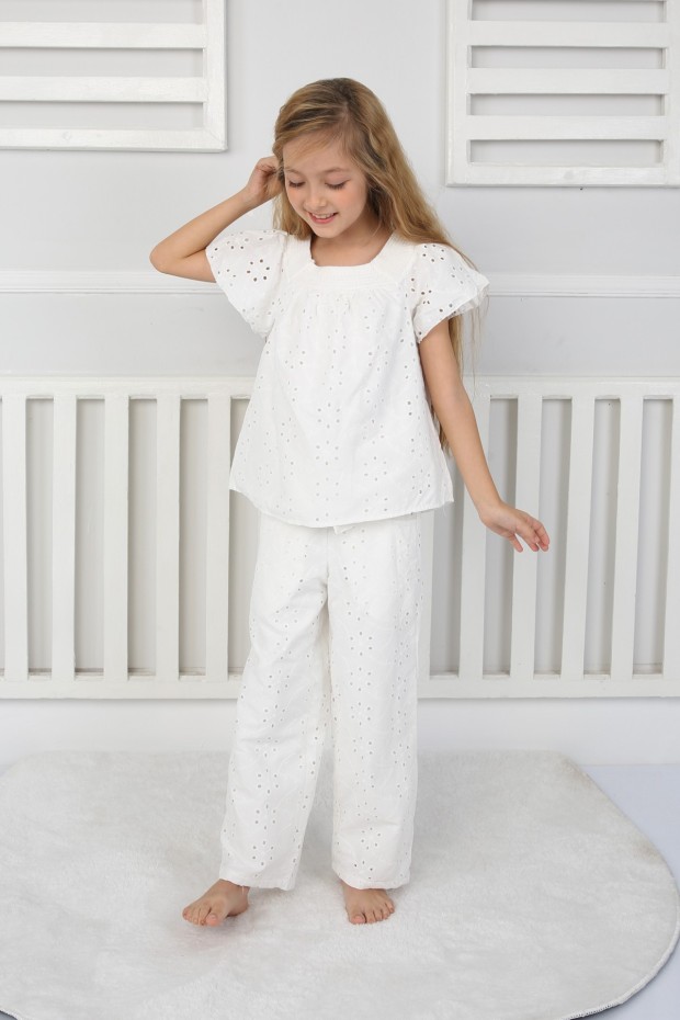 Kolları Fırfırlı Delikli Güpürlü Takım