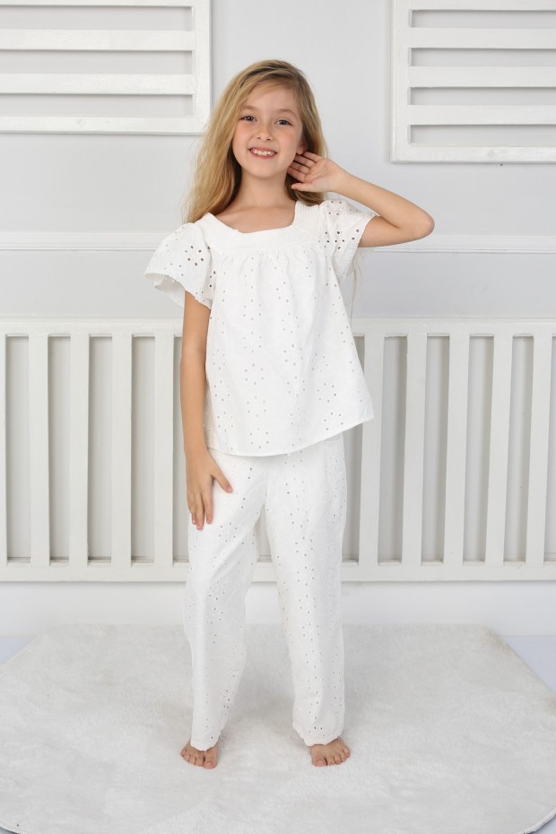 Kolları Fırfırlı Delikli Güpürlü Takım