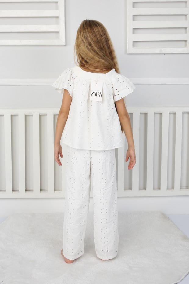 Kolları Fırfırlı Delikli Güpürlü Takım