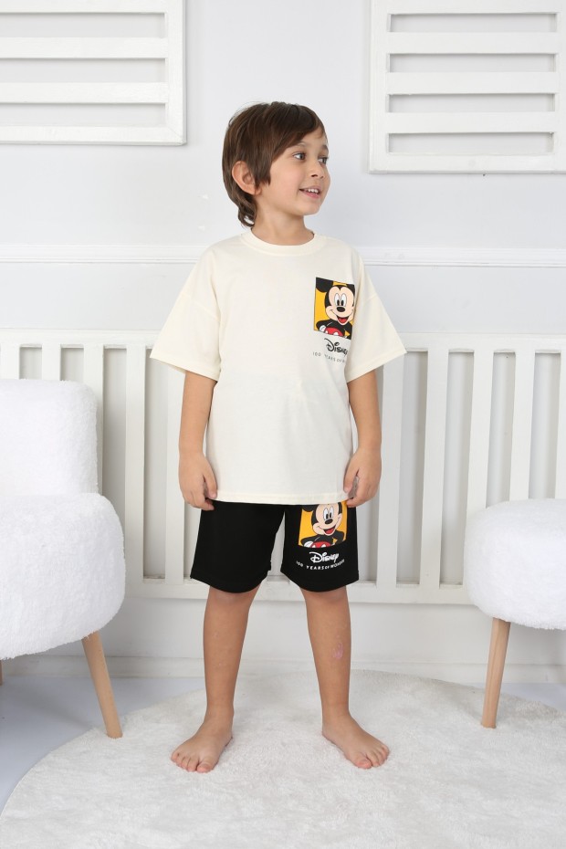 Arkası Baskılı Tişört Ve Şortlu Krem Takım